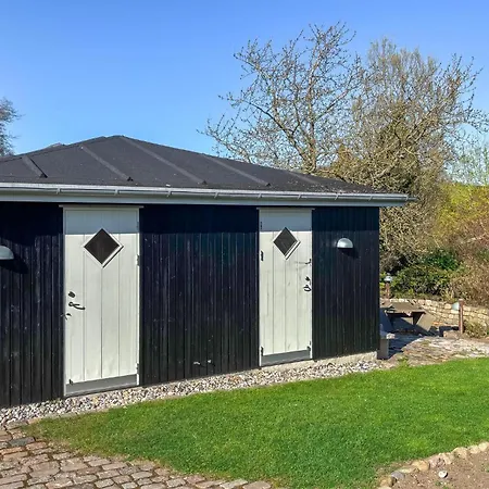 3 Bedroom Stunning In Haarby Hårby